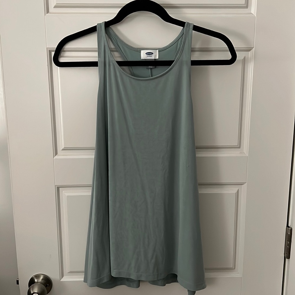 Old Navy Tank stop